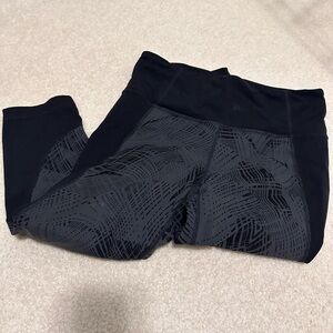 EUC ATHLETA Black and Gray Patterned Leggings